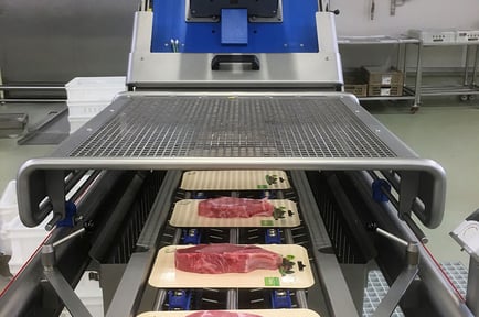 packaging-machine-with-steaks