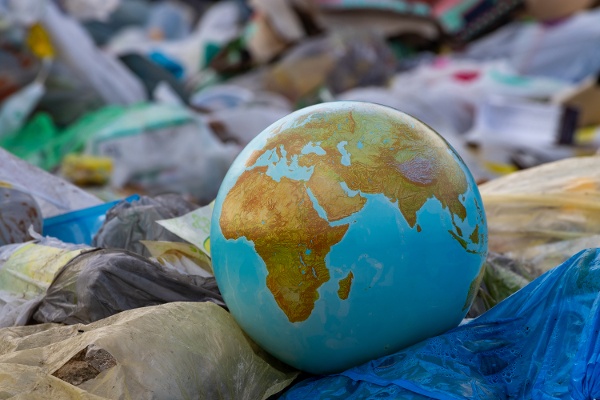 Market Leaders - Reducing plastic for over 4 years